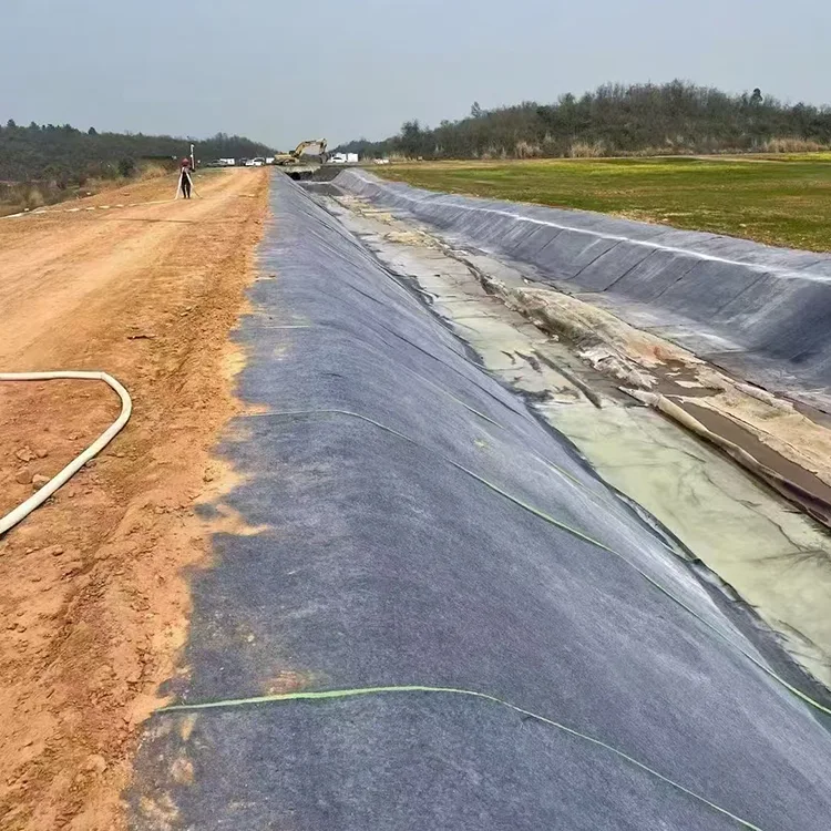 Chăn bê tông bảo vệ ao cá